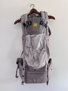 LÍLLÉbaby Complete All Seasons Carrier